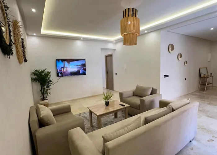 Brand New Modern 2 Bedroom Apartment With Swimming Pool, Netflix & Iptv