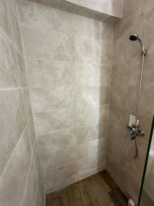 Brand New Modern 2 Bedroom With Swimming Pool, Netflix & Iptv *
