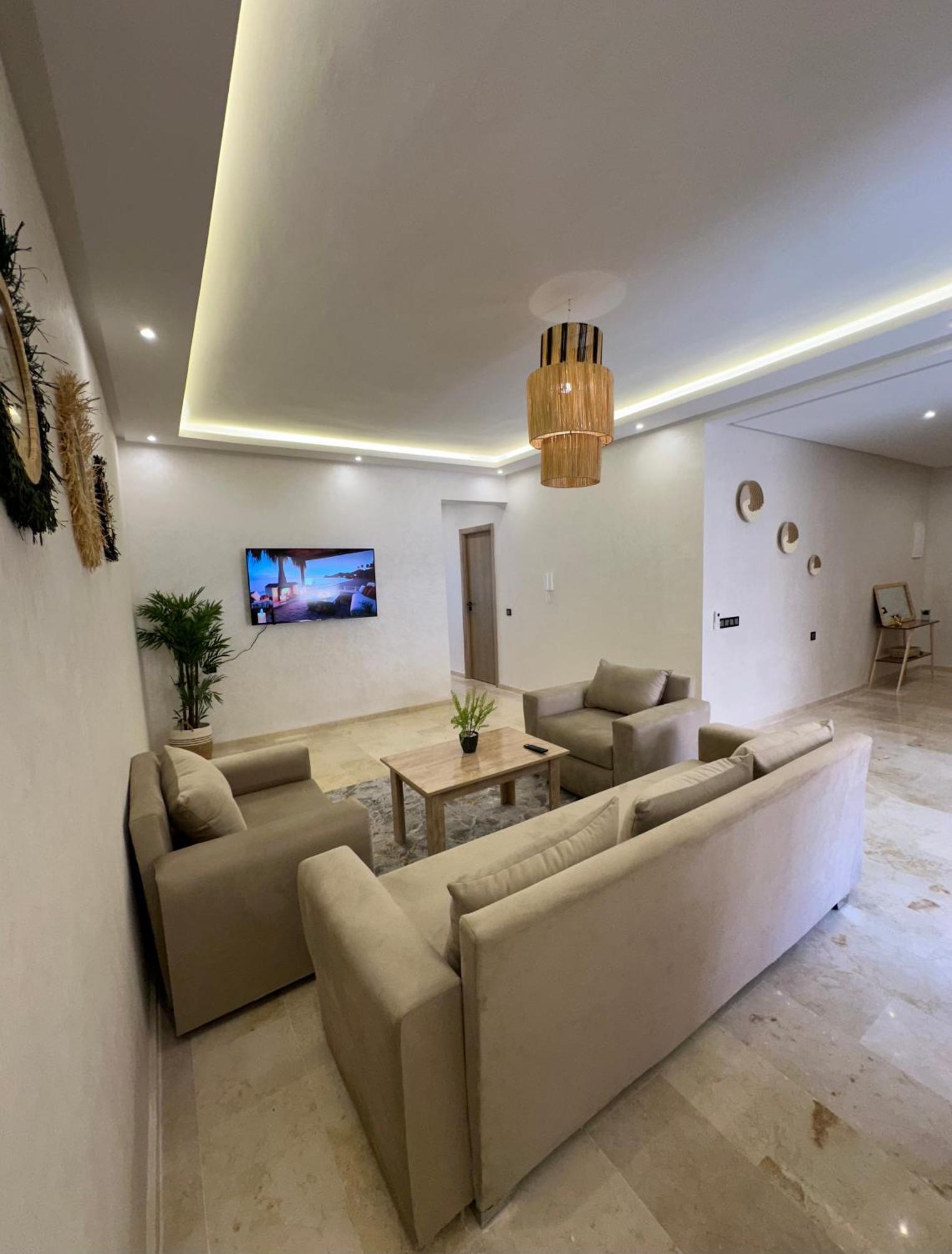 Brand New Modern 2 Bedroom With Swimming Pool, Netflix & Iptv *